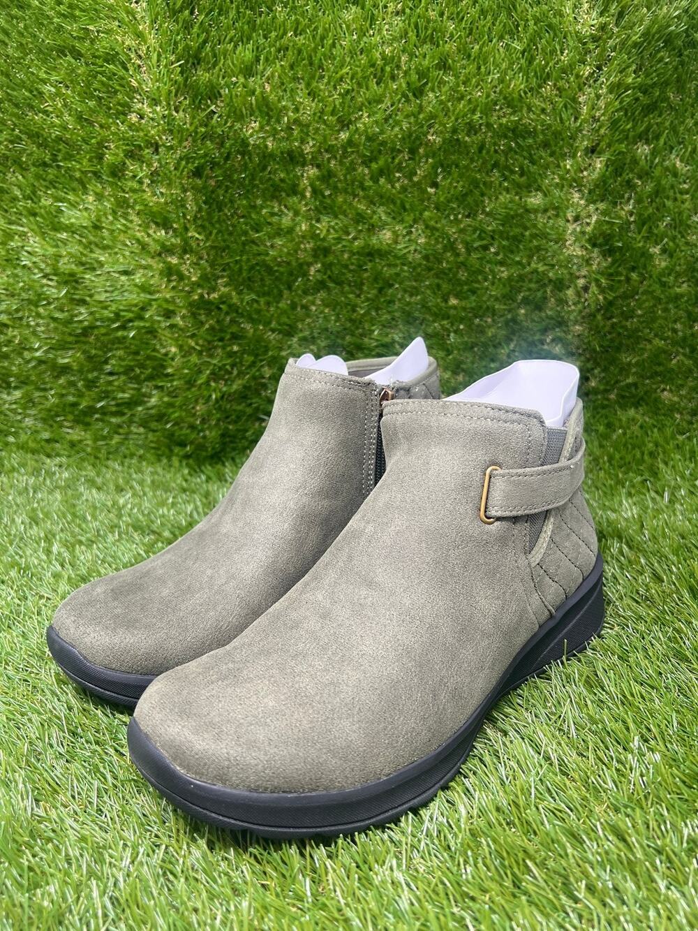 LifeStride Women's 8W Gaze Washable Zipper Green Suede Booties